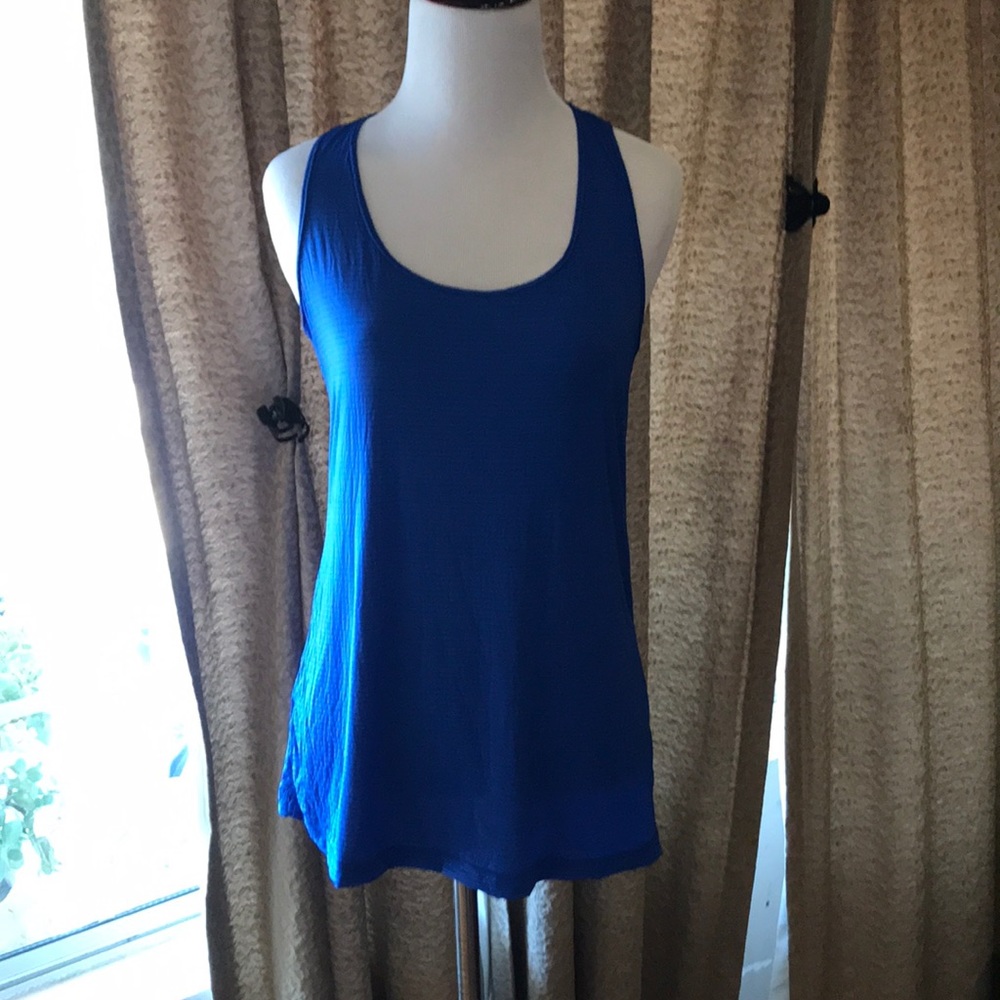 BEYOND YOGA workout top.